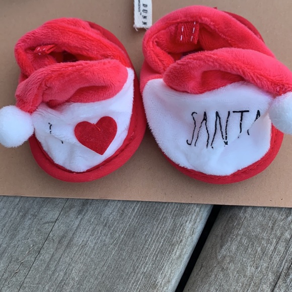 NWT RAE DUNN Baby Santa's Bestie Holiday Hat & Slippers Set - Picture 3 of 7